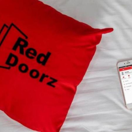 Reddoorz Plus Syariah @ Jalan Sriwijaya Medan Exterior foto