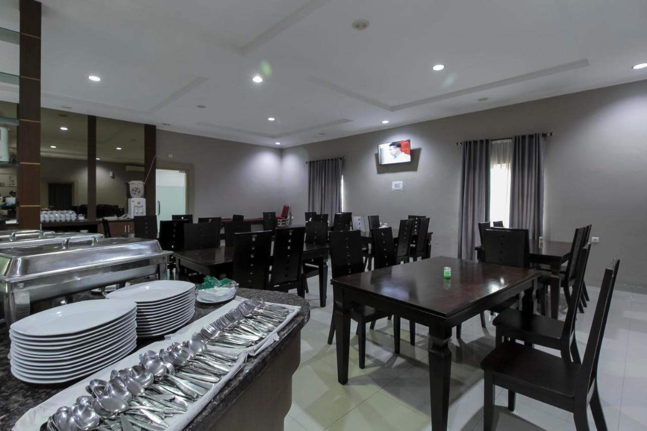 Reddoorz Plus Syariah @ Jalan Sriwijaya Medan Exterior foto