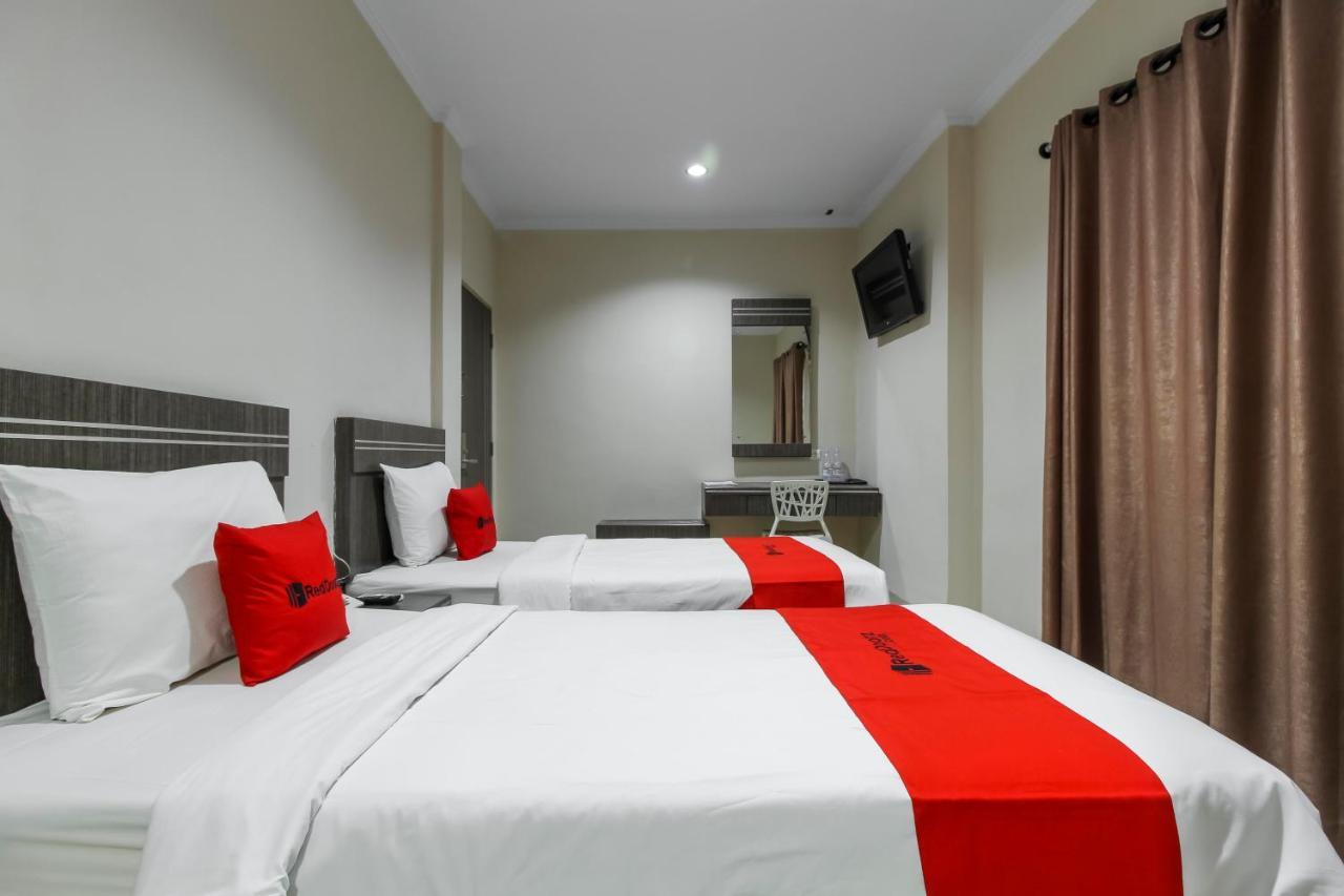 Reddoorz Plus Syariah @ Jalan Sriwijaya Medan Exterior foto