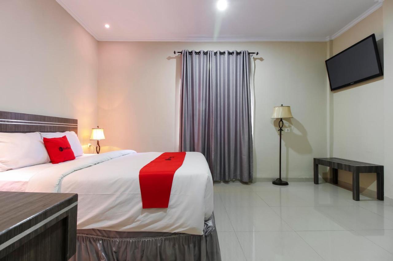 Reddoorz Plus Syariah @ Jalan Sriwijaya Medan Exterior foto