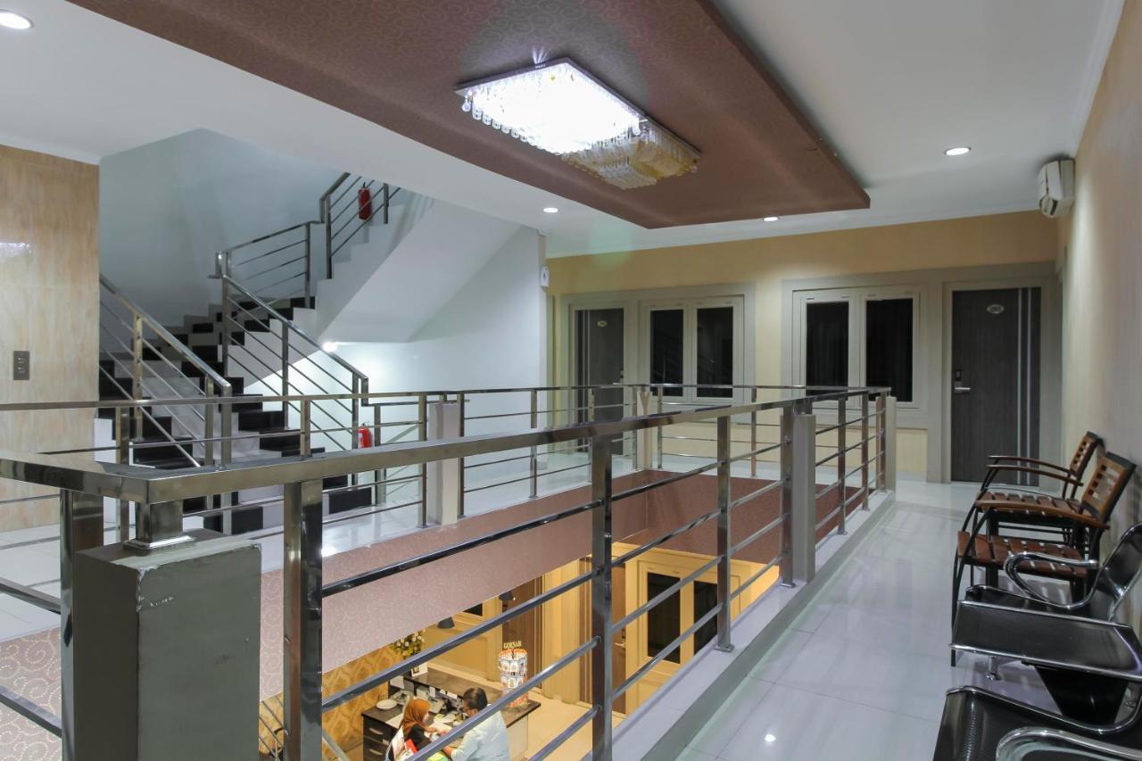 Reddoorz Plus Syariah @ Jalan Sriwijaya Medan Exterior foto